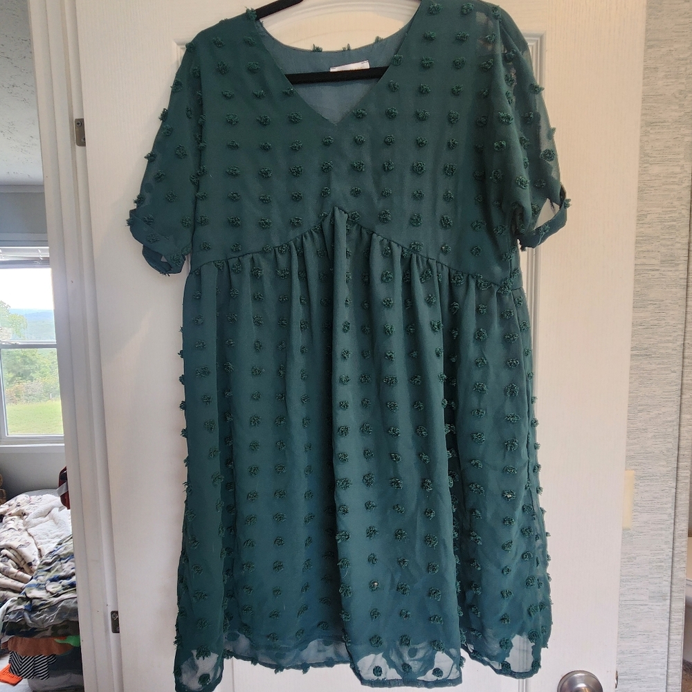 Kirundo Elegant Green Midi Dress with Textured Details Size M Euc